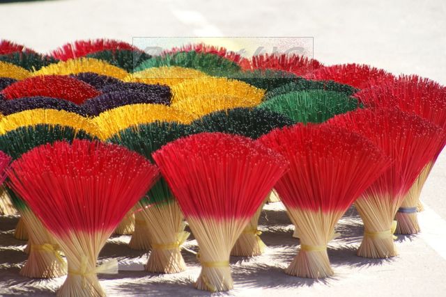 2010cvietnam8.JPG - Des baquettes avant qu'on y ajoutte l'encens