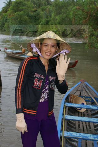 2010vietnam40.JPG - Hello and good Bye